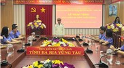 ĐỒNG CHÍ NGUYỄN HỒ ĐIỆP – TRƯỞNG PHÒNG 10 VKSND TỈNH NHẬN HUY HIỆU 30 NĂM TUỔI ĐẢNG