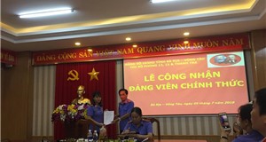 Chi bộ Phòng 12, 15 và Thanh tra Viện KSND tỉnh tổ chức Lễ công nhận đảng viên chính thức.