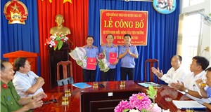 LỄ CÔNG BỐ VÀ TRAO QUYẾT ĐỊNH ĐIỀU ĐỘNG, LUÂN CHUYỂN CHỨC VỤ VIỆN TRƯỞNG VKSND HUYỆN CHÂU ĐỨC