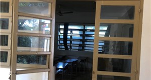 Phú Mỹ: Đùa giỡn trong lớp học, nữ sinh lớp 9 bị mảnh vỡ cửa kính đâm trúng cổ tử vong