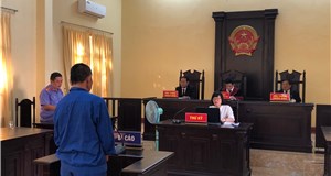 Lãnh đạo Viện kiểm sát nhân dân thành phố Bà Rịa tham gia xét xử sơ thẩm vụ án hình sự đối với bị cáo Mai Văn Tài về tội Cướp giật tài sản.