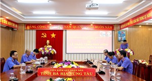 Chi bộ Phòng 8 VKSND tỉnh Bà Rịa – Vũng Tàu tổ chức Lễ trao tặng huy hiệu 40 năm tuổi Đảng