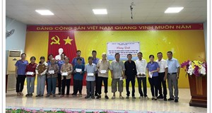 TRAO TẶNG QUÀ CHO MỘT SỐ HỘ GIA ĐÌNH CÓ HOÀN CẢNH ĐẶC BIỆT KHÓ KHĂN TẠI PHƯỜNG TÂN HẢI - THÀNH PHỐ PHÚ MỸ